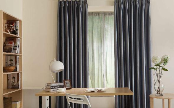 窗簾清洗需根據(jù)材質(zhì)來(lái)選擇方法