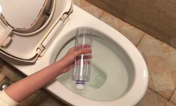 每天都要使用的馬桶堵了怎么辦？怕什么，這幾招幫你輕松解決！