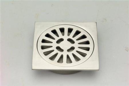 陽臺地漏堵了怎么疏通？